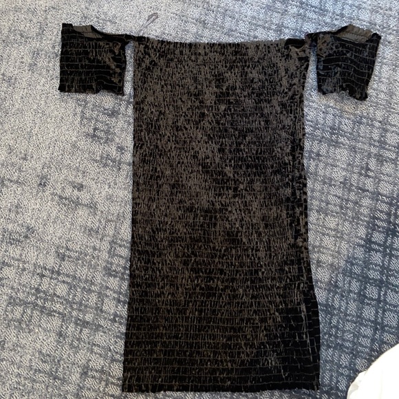Black Mini Velvet Dress - Picture 1 of 2